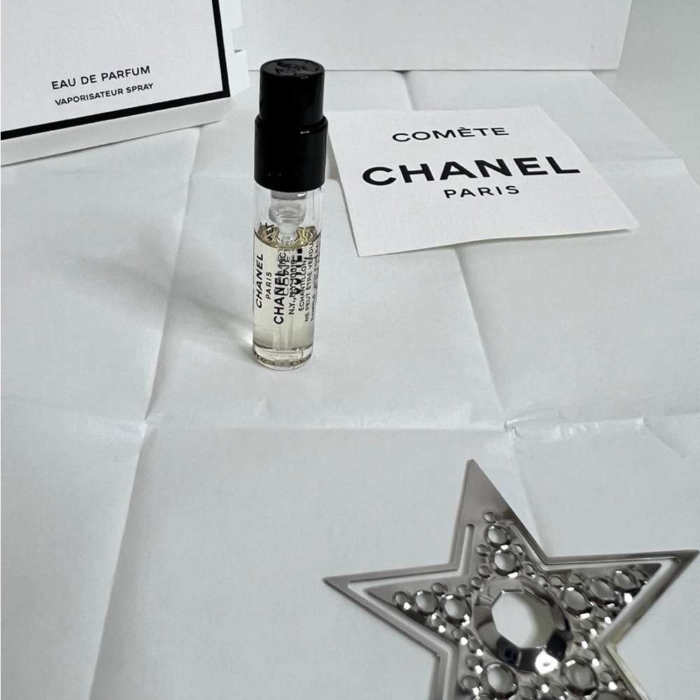 Chanel Comete Fragrance Sample with Ornament